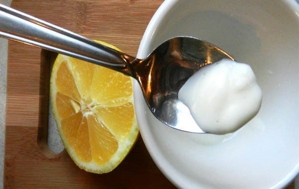 Masque capillaire au lait de coco et jus de citron