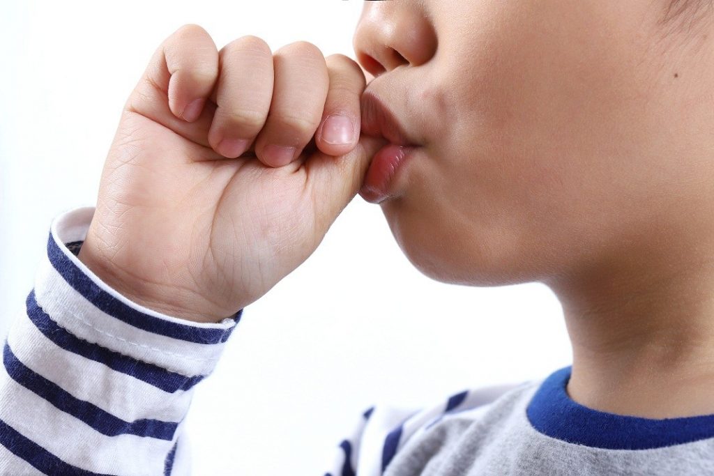 Les Effets de la succion du doigt chez les petits enfants