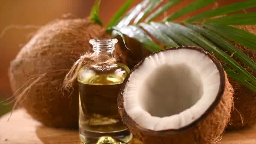 Huile de noix de coco pour les hémorroïdes externes