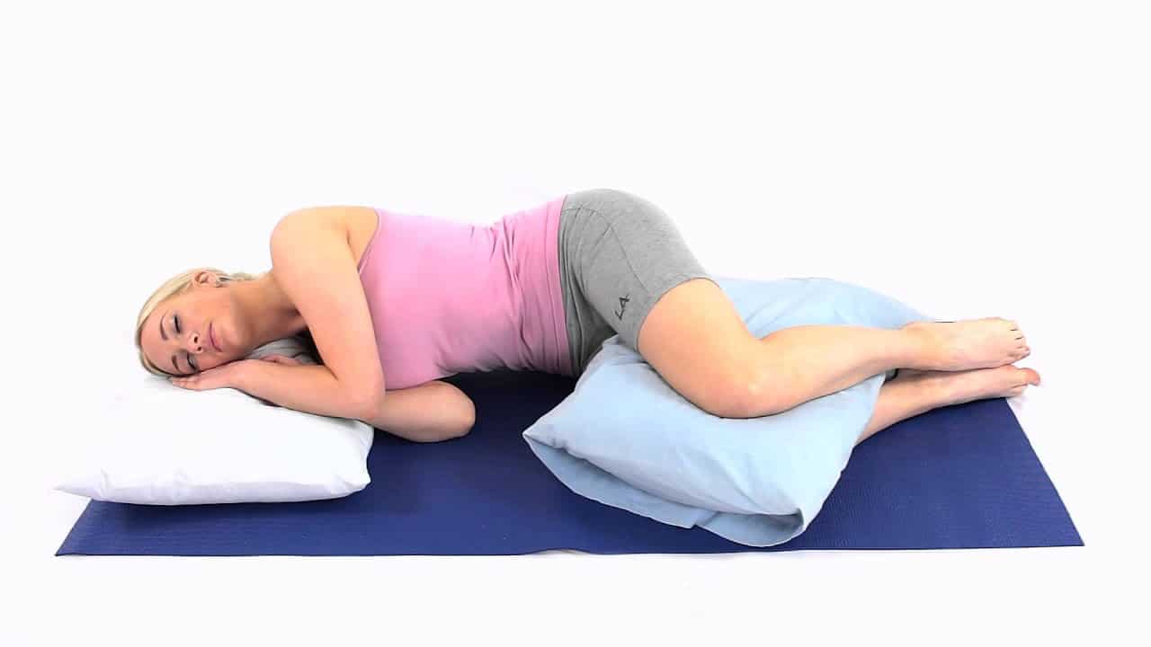 Pourquoi la sciatique fait mal la nuit et comment soulager la douleur Santé Peau Noir