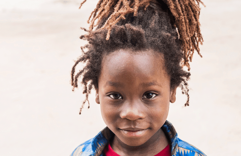 Dois-je faire des dreadlocks à mon enfant