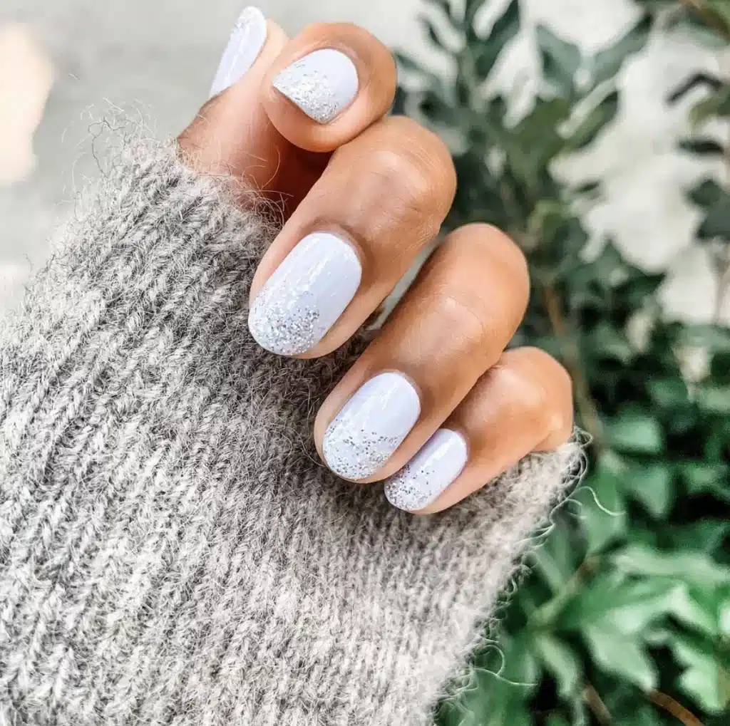 ongles pointes glacées