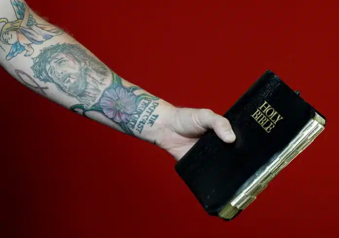 la bible est contre le tatouage et piercing