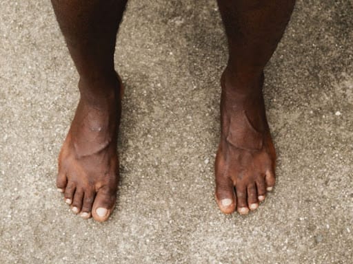 pieds de nos ancêtres