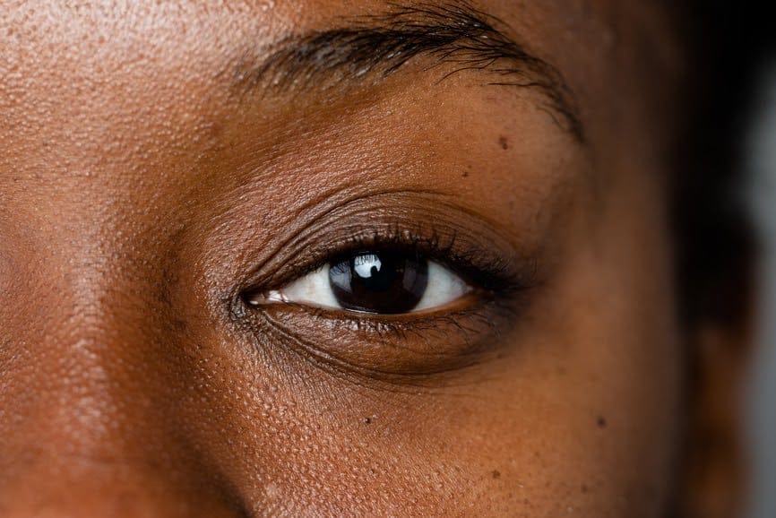 yeux de biche femme noire